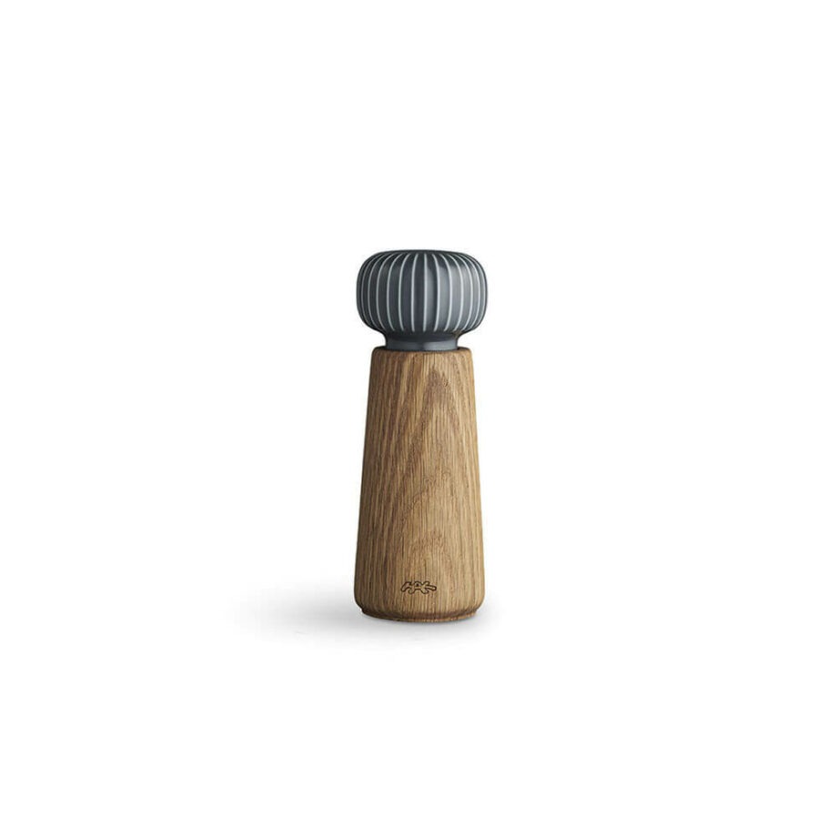 Hammershøi peper en zout moelen kruidenmolen van eikenhout en antraciet keramiek kahler design