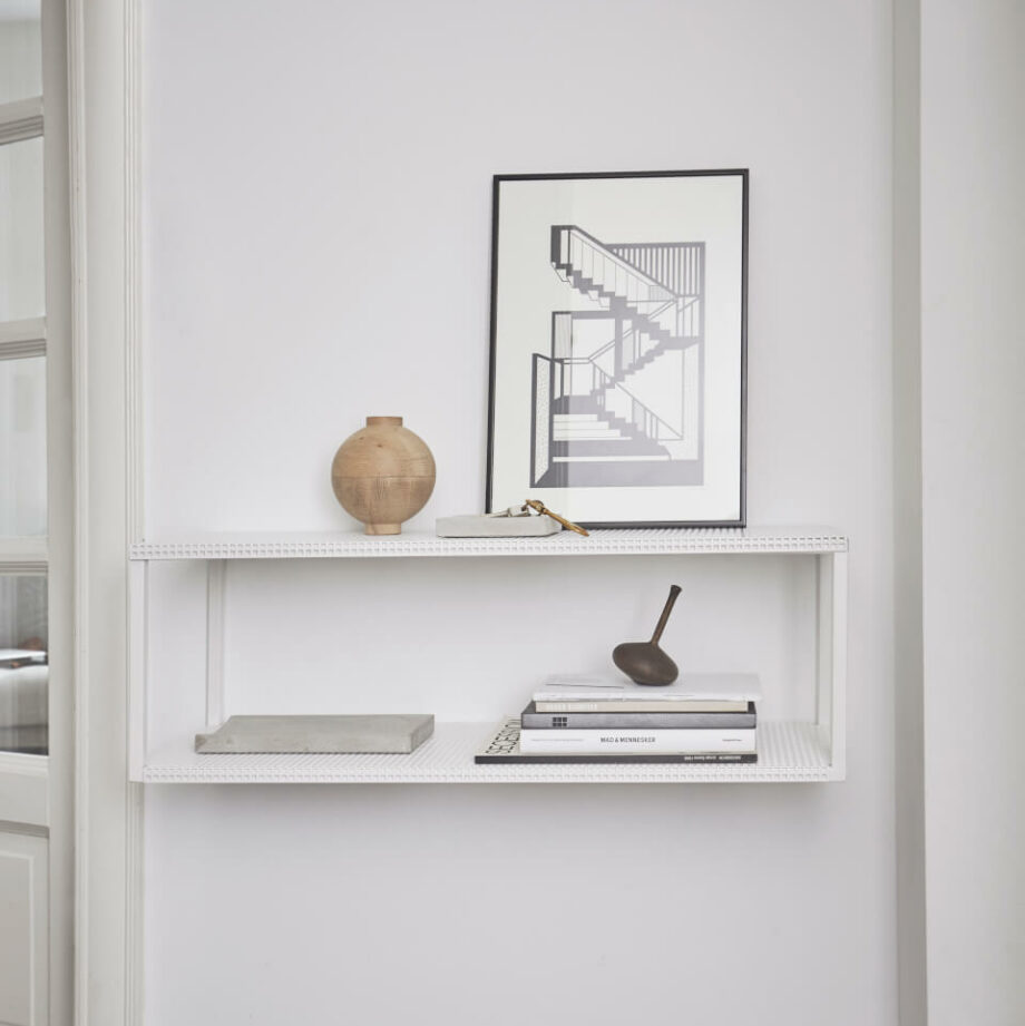 Gril Wall Shelf stalen wandkast minimalistische wit staal van Kristina Dam Studio byJensen