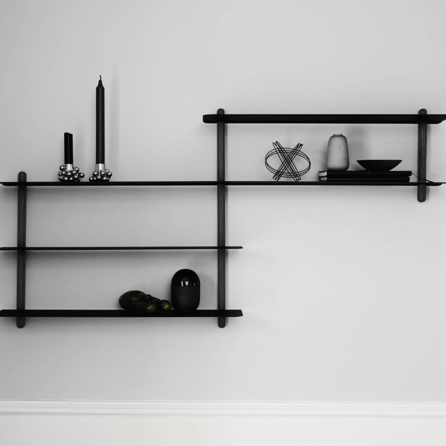 Wandrek Nivo B zwart van hout zwart metaal minimalistisch eenvoudig wandplank gejst design byjensen
