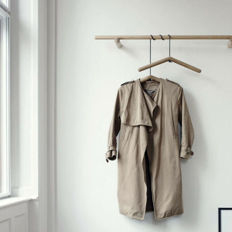 hanger kapstok Georg eikenhout minimalistisch Scandinavisch design skagerak Denmark byJensen