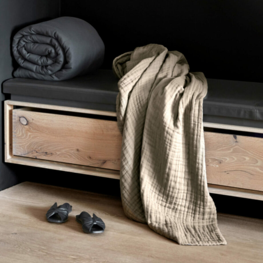 6-LAYER SOFT BLANKET the organic company zachte deken clay en grijs