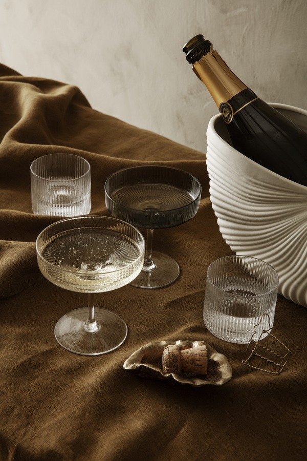 ferm-LIVING-Ripple-champagneglas-wijnglas