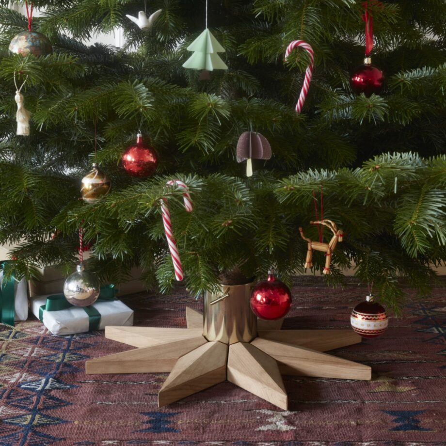 Stella kerstboomstandaard Skagerak denmark Eikenhout