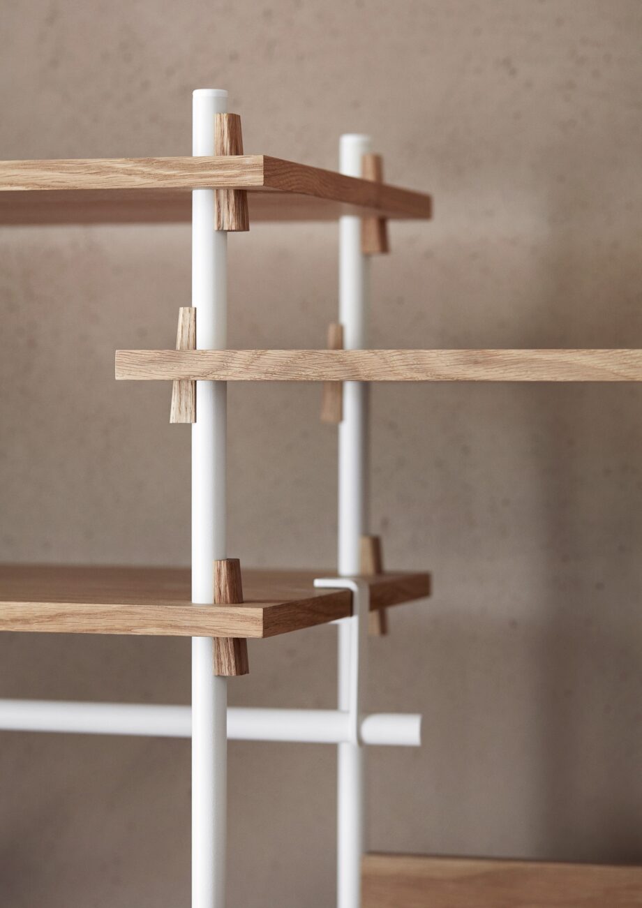 Detail wit shelving system Moebe
