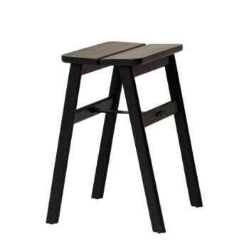 Angle stool kruk zwart eiken Form & refine