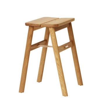 Angle stool kruk eiken Form & refine