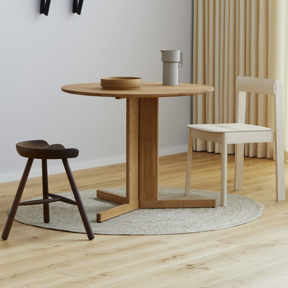 Form and refine Angle stool kruk zwart, Shoemaker chair gerookt eiken, blueprint stoel essenhout Trefoil tafel rond
