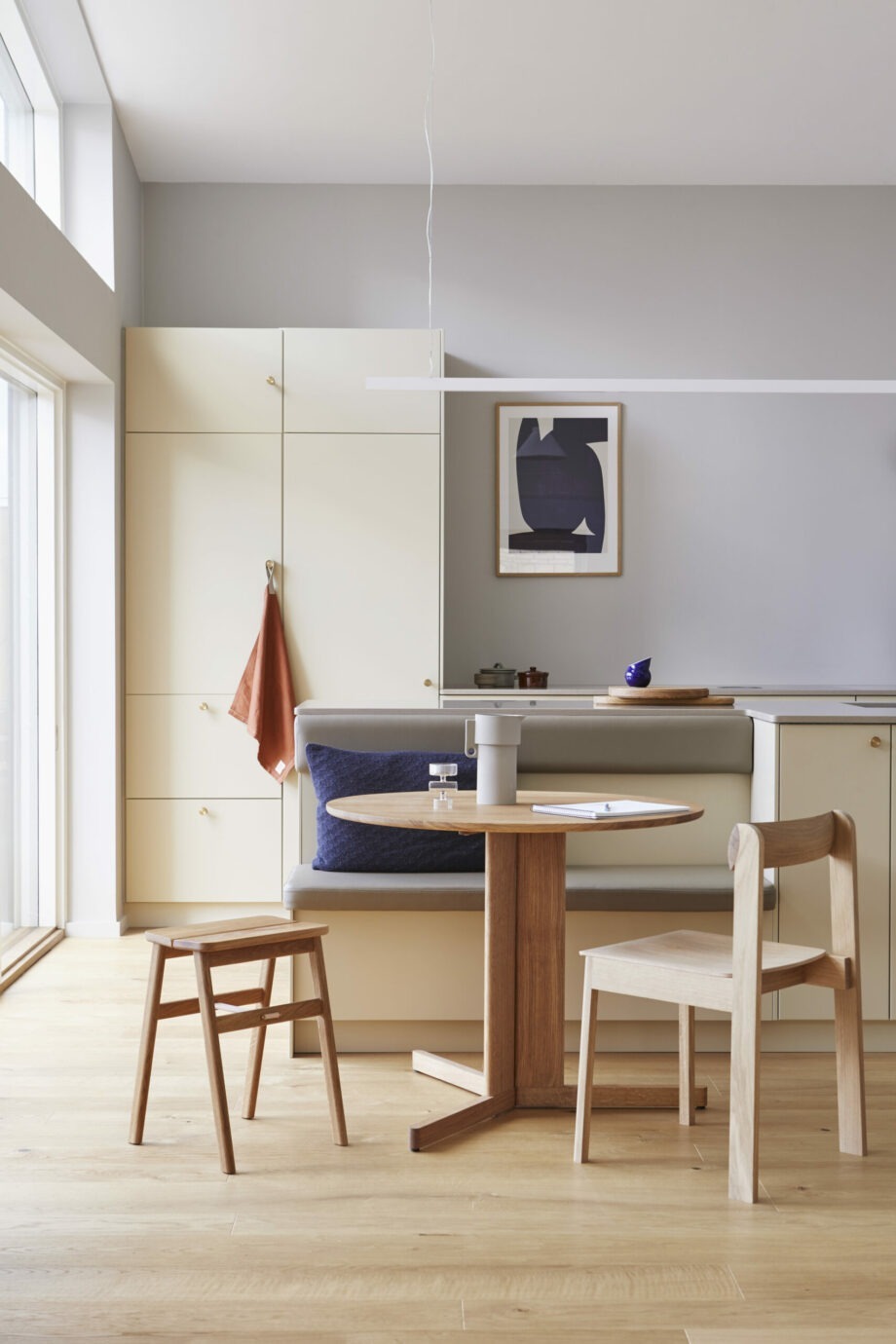 Form and refine Angle stool kruk eiken, Blueprint stoel eiken, Trefoil tafel rond