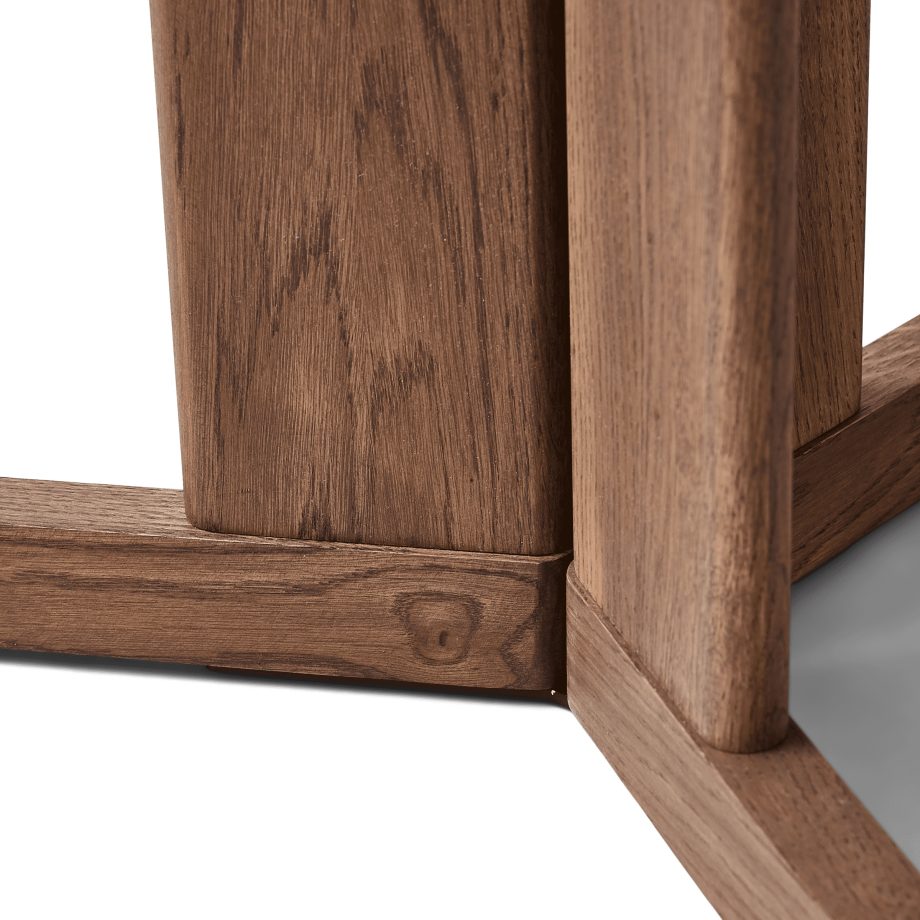 Detail Trefoil tafel van Form & Refine