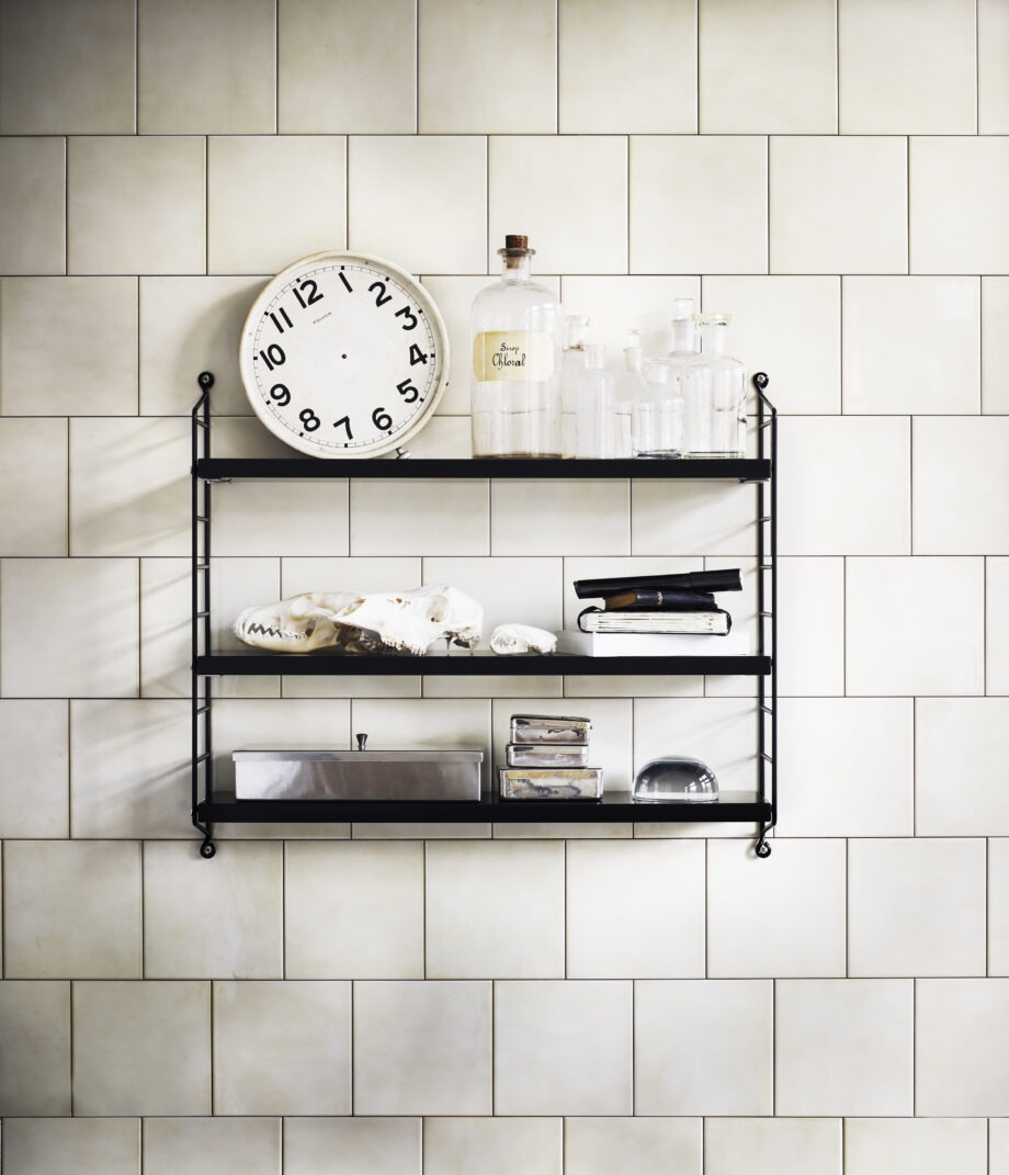 Spring pocket wandrek wandkast woonkamer zwart sfeer