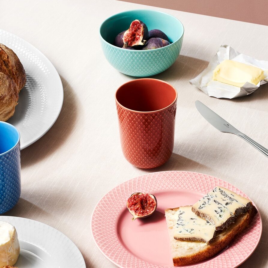 Lyngby porselaen mug terracotta mok in porselein kleurrijk tafelen