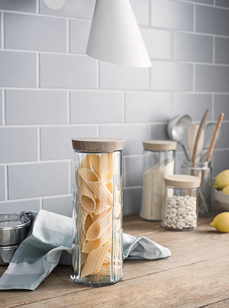 Rosendahl Grand Cru glazen voorraadpot met een houten deksel voor spaghetti Scandinavisch design