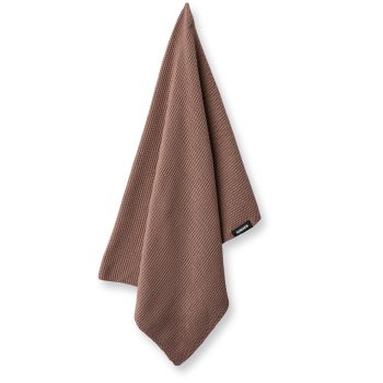 Humdakin gebreide handdoek in lichtbruine latte kleur met zwart logo