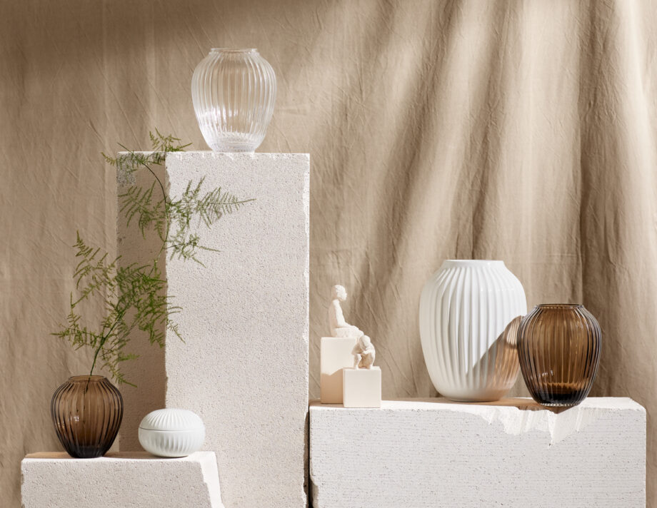 Hammershøi vazen in wit porselain en in glas Kähler design