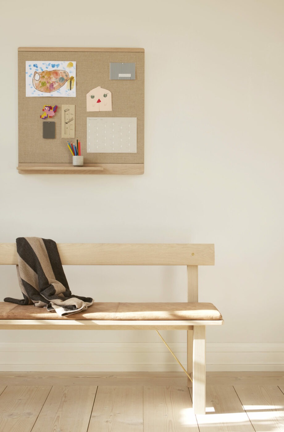 Form Refine ruime RIM prikbord eikenhout en canvas
