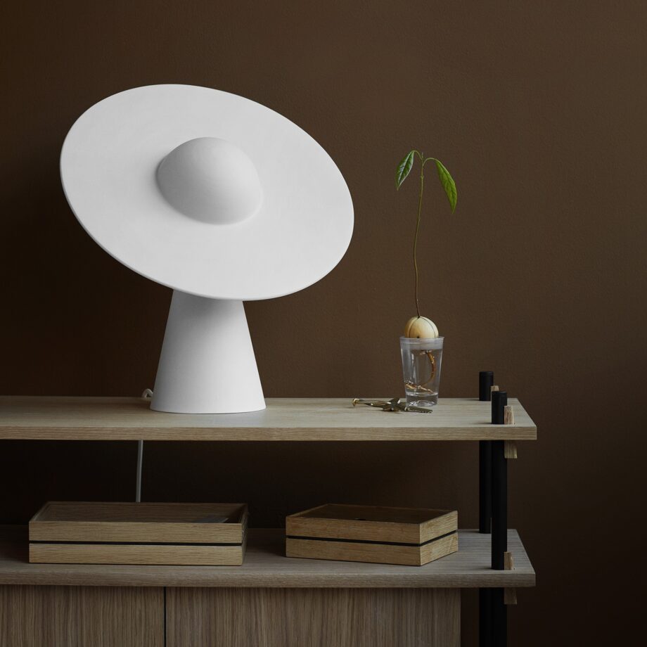MOEBE_Ceramic-Table-Lamp_IC_White_Low-Res_02
