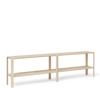Form & Refine Leaf kast in wit geolied eikenhout, minimalistisch ontwerp met twee ruime planken voor stijlvolle opbergruimte.