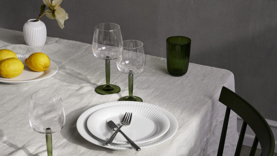 Hammershøi borden en wijnglazen Elegant Scandinavisch servies Kähler