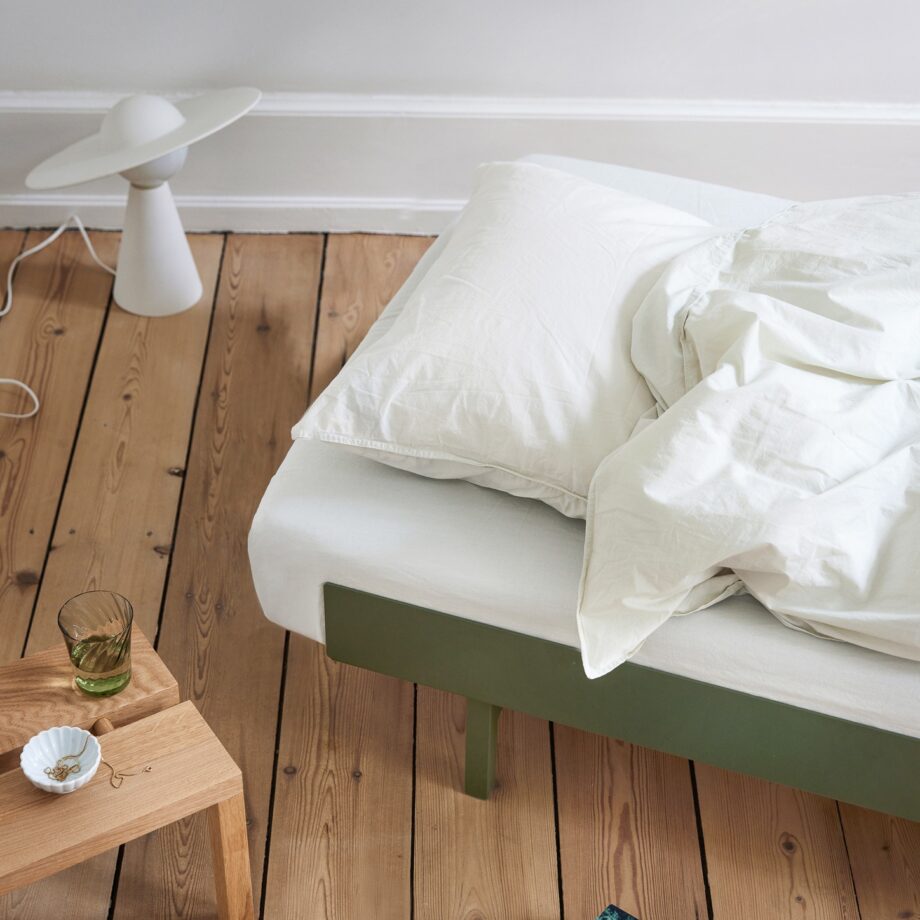 Moebe bed 90 cm pine green japandi style slaapkamer