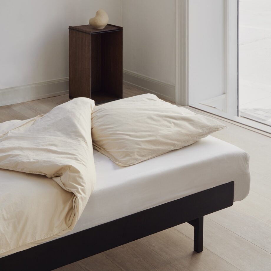 Moebe bed 90 cm zwart scandinavisch japandi slaapkamer
