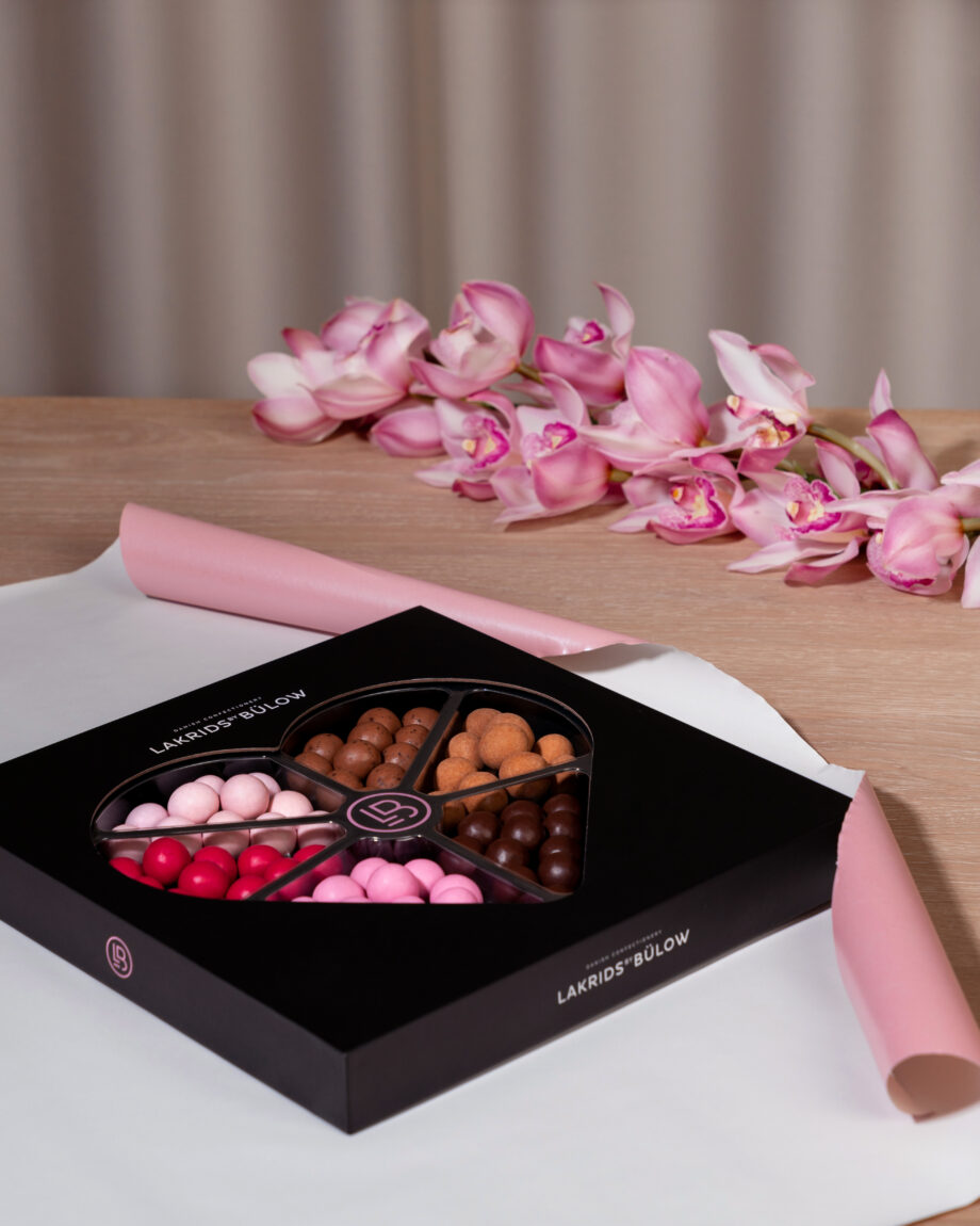 Lakrids by Bulow drop chocolade Love selection gift box valentijn