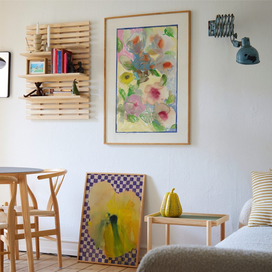 grote Kunstprint met pastelkleurige bloemen van Paper Collective poster Flower Window