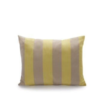 Skagerak Barriere kussen met geel en zandkleurige strepen lemon / sand.