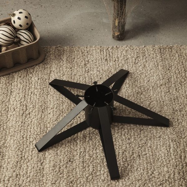 Zwarte Ferm Living Kerstboomvoet industrieel metaal