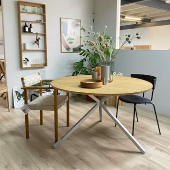 Frisbee tafel Showroommodel Form refine