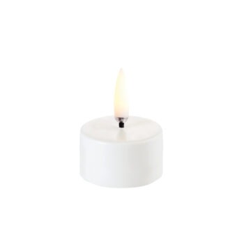 Uyuni Lighting led waxinelicht met wax laag in een natuurlijke witte kleur en mooie vlam.