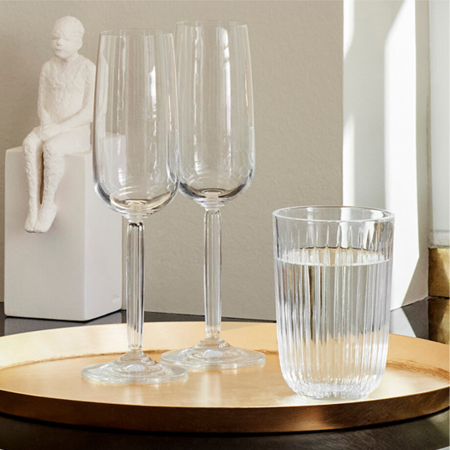 Hammershøi champagneglazen drinkglas op messing dienblad Kähler Design