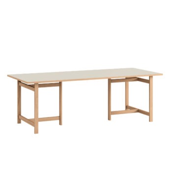 Moebe eettafel met Beige linoleum tafelblad en eikenhouten poten 220cm