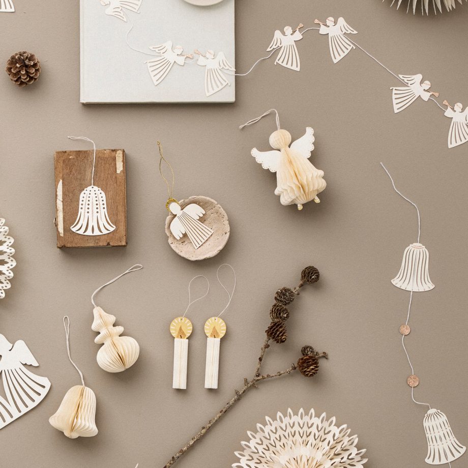 Bungalow kerstverziering off-white papier