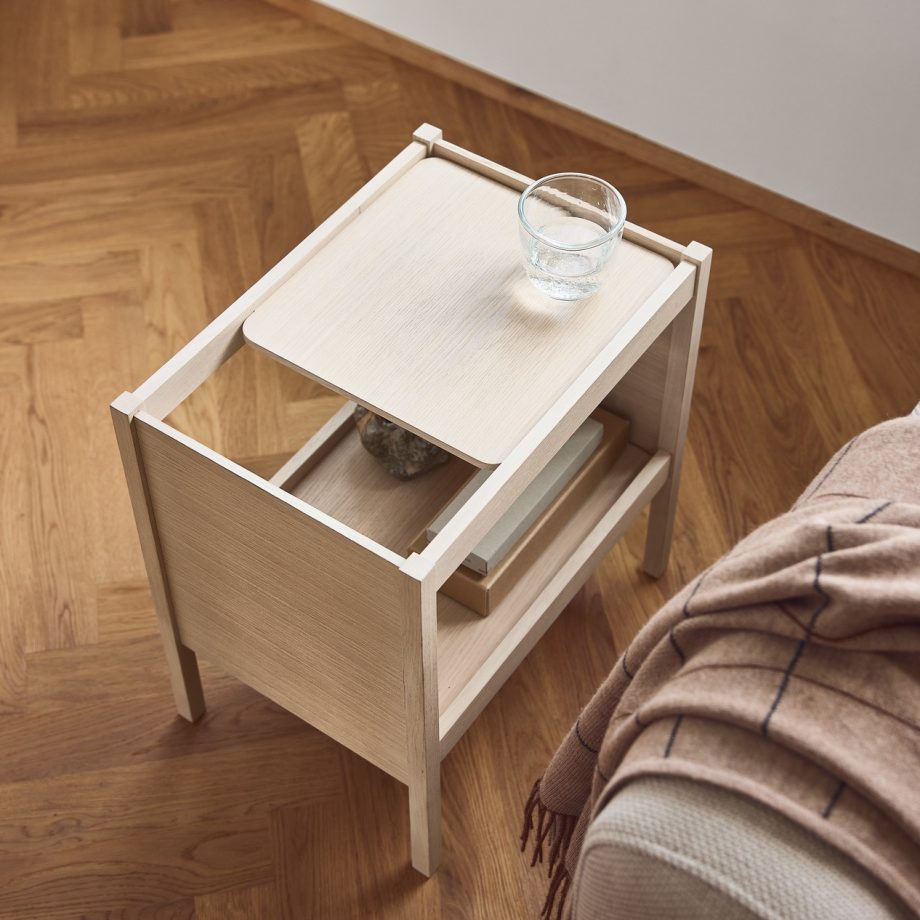 Form & refine Journal Bijzettafel - Stijlvolle Eikenhouten Bijzettafel voor je Interieur