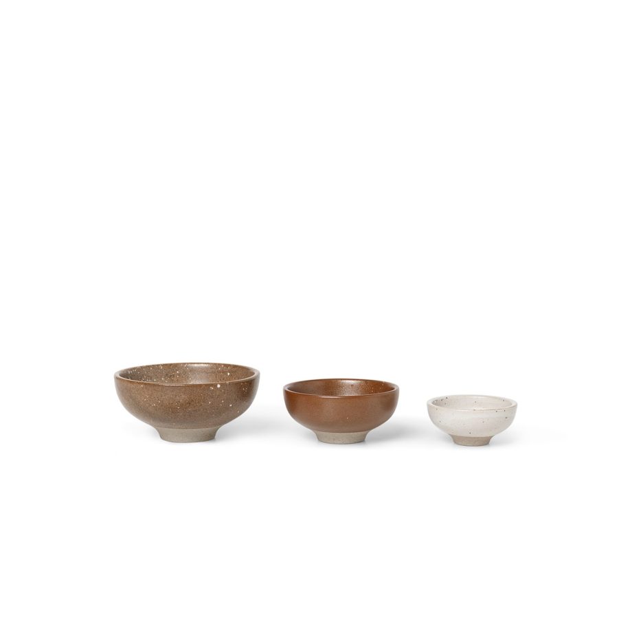 Set van drie porseleinen Petite Bowls schaaltjes van Ferm Living in natuurlijke aardetinten, ideaal voor serveren of decoratie