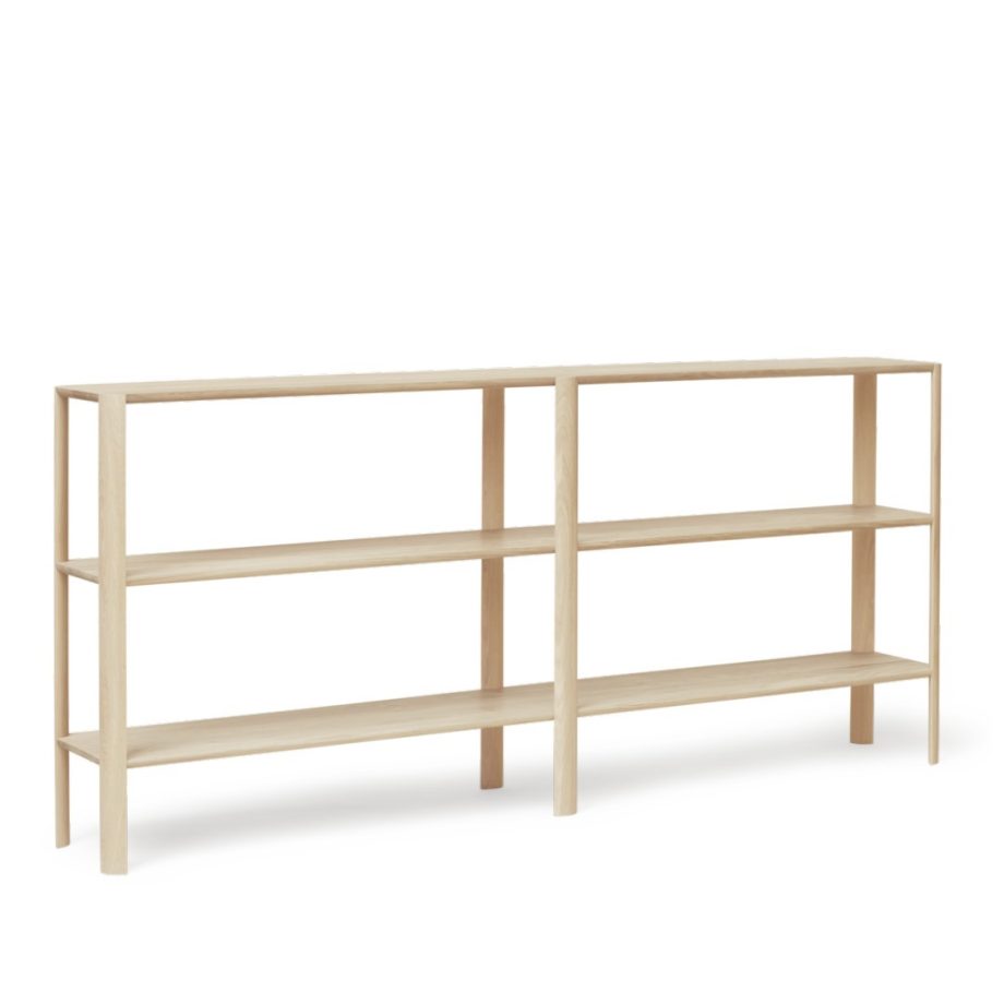 Form & Refine Leaf kast in wit geolied eikenhout, minimalistisch ontwerp met drie ruime planken voor stijlvolle opbergruimte.