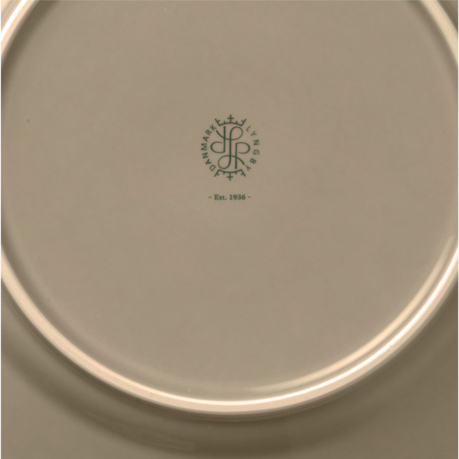 Close up Lyngby Rhombe dinerbord clay - Porseleinen borden in Warme Aardetint