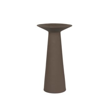 Kristina Dam Studio Collar Vaas Large in elegant bruin terracotta. Een modern design met sculpturale vorm, perfect voor minimalistische Japandi interieurs. Gemaakt van hoogwaardig keramiek en ideaal voor bloemen of als decoratief object.