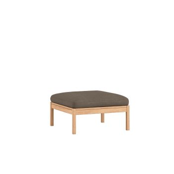 Moebe Modular Sofa Ottoman in Autum 0361. Een veelzijdig voetenbankje met een massief eiken frame en duurzame bruin kvadrat bekleding. Perfect als aanvulling op de modulaire bankopstelling