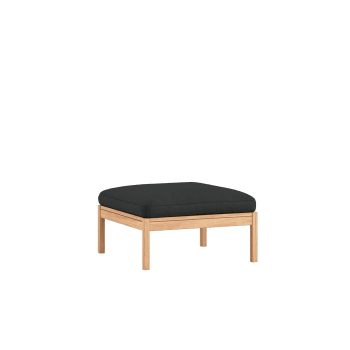 Moebe Modular Sofa Ottoman in Field 0973. Een veelzijdig voetenbankje met een massief eiken frame en duurzame zwarte kvadrat bekleding. Perfect als aanvulling op de modulaire bankopstelling