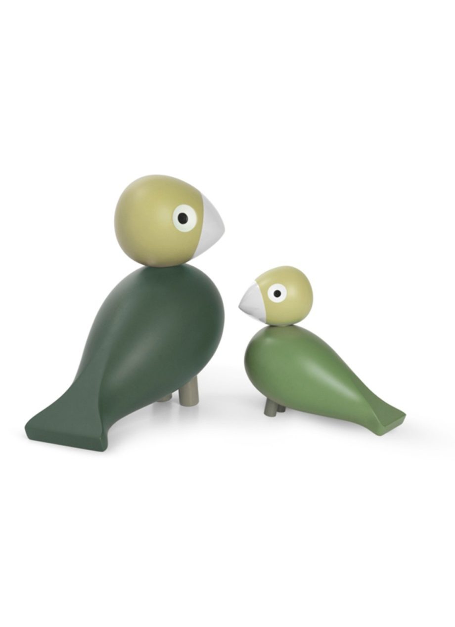 Set van twee Kay Bojesen houten vogels, Songbirds Liv & Lykke, in groene tinten. Tijdloos Scandinavisch design, handgeschilderd en perfect als decoratief accessoire.