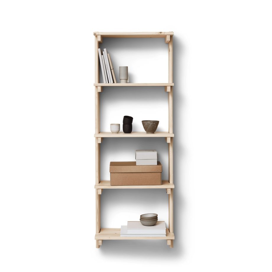 Beam wandrek met 5 planken in licht dennenhout van Form & Refine