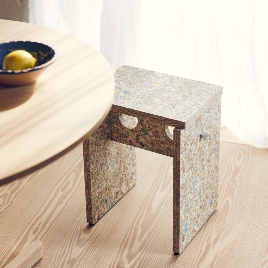 Remake kruk aan ronde Form & Refine eettafel.