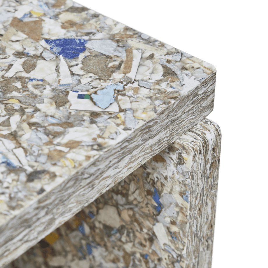 Details Form & Refine remake kruk van gerecycled kunststof verpakkingsmaterialen