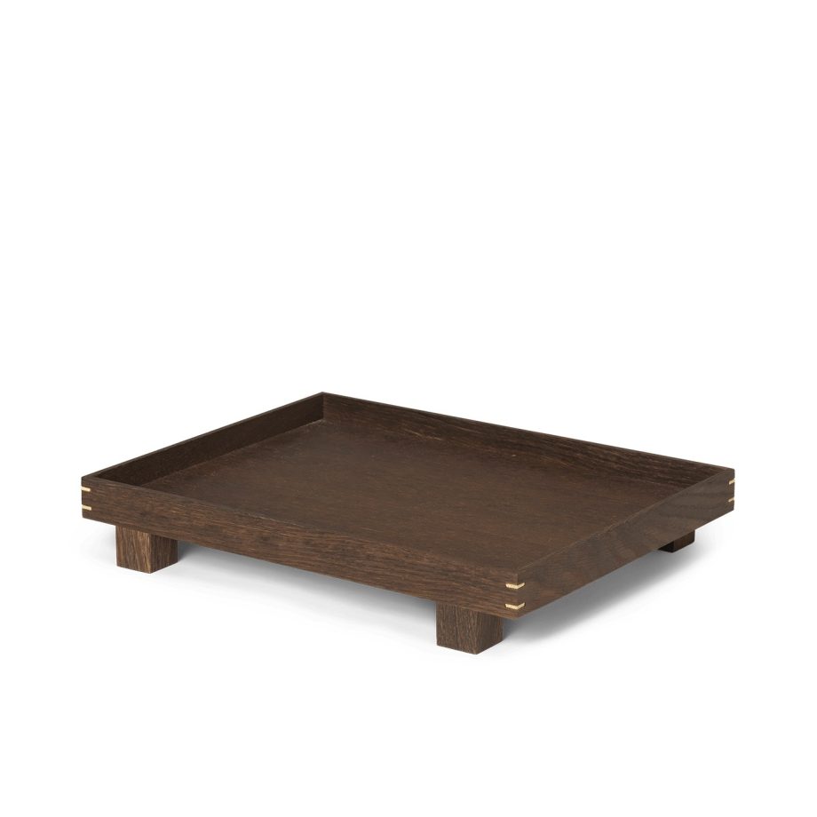 Rechthoekig dienblad van ferm LIVING in gerookt eikenhout met opstaande randen en elegante verbindingen – ideaal als stijlvol serveer- of decoratief tray in een modern interieur.