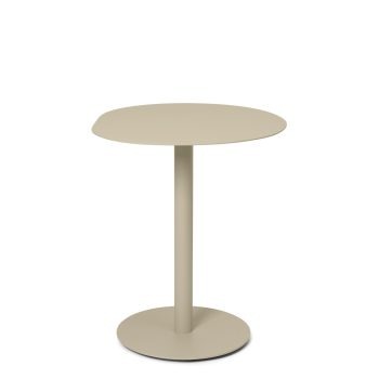 Beige Ferm Living Pond Café Bistro tafel voor binnen en buitengebruik in de kleur cashmere