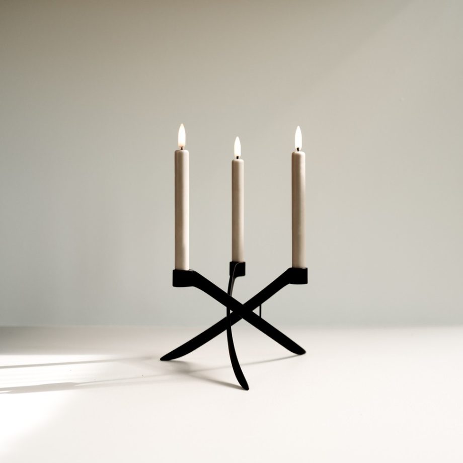 Beige Uiuni Lighting kandelaar met drie beige led kaarsen