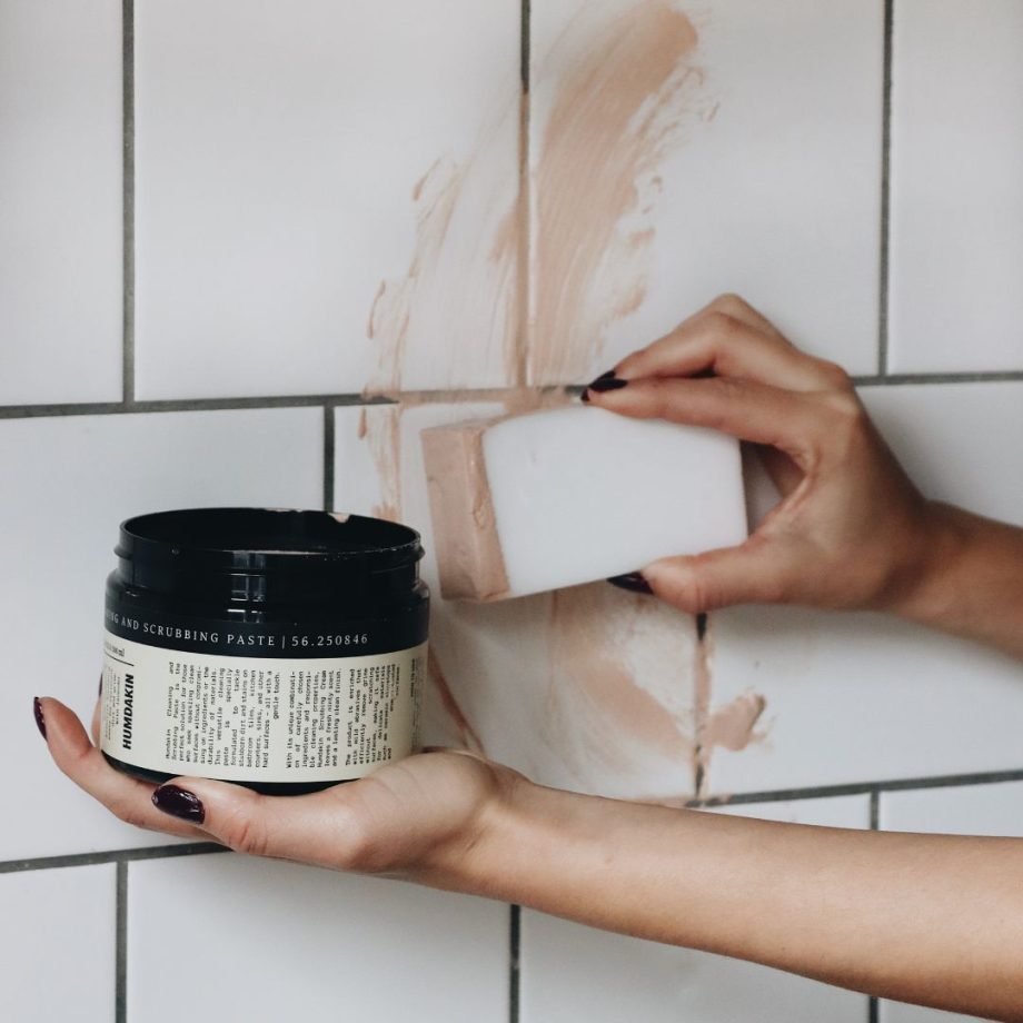 Humdakin Cleaning & scrubbing reinigingspasta met een korrel voor tegels in de badkamer