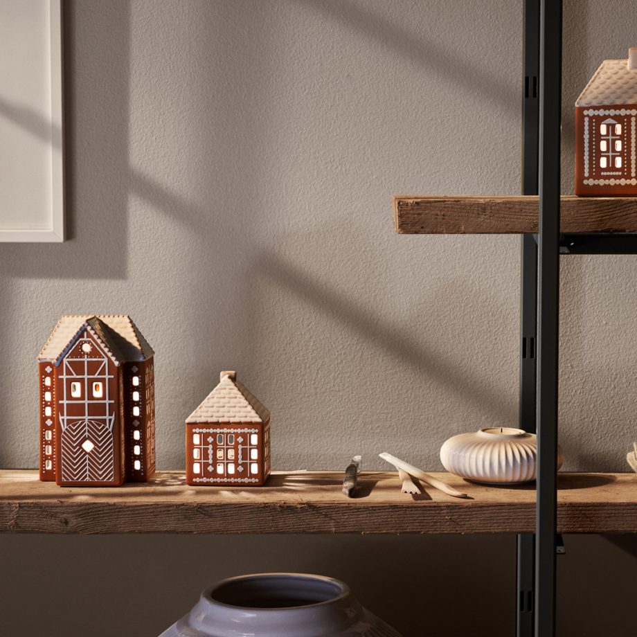 Gingerbread peperkoekhuisjes van Kähler Design. Stijlvolle waxinelichthouders voor kerst