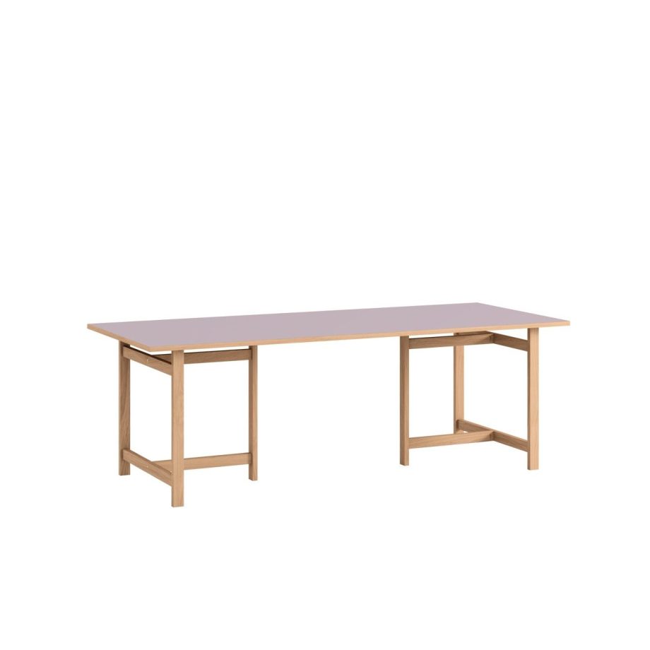 MOEBE Rectangular eettafel met Soft Lilac tafelblad en eikenhouten T poten 220